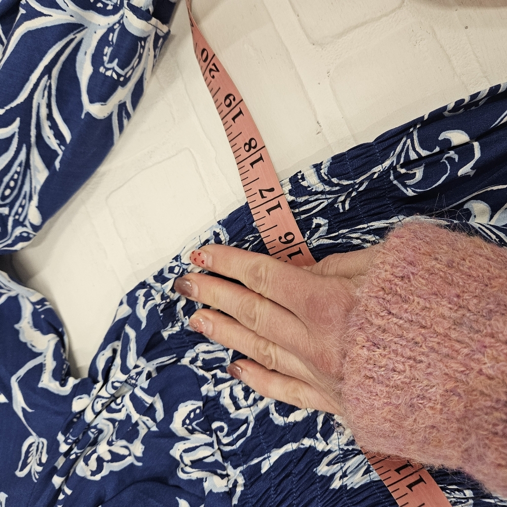 Bell Sleeve Hibiscus Print Dress - Picture 10 of 10